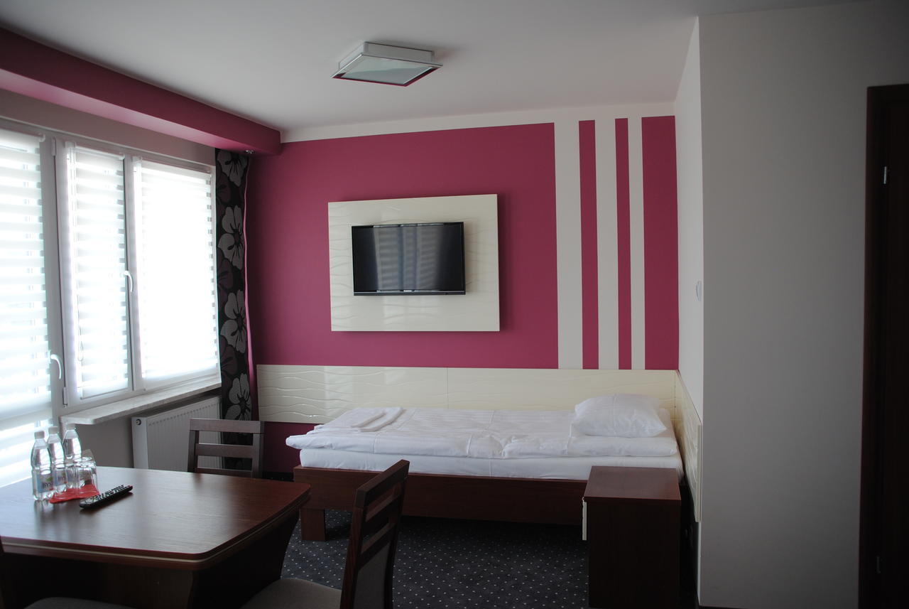 Hotel Imperium Pionki Chambre photo