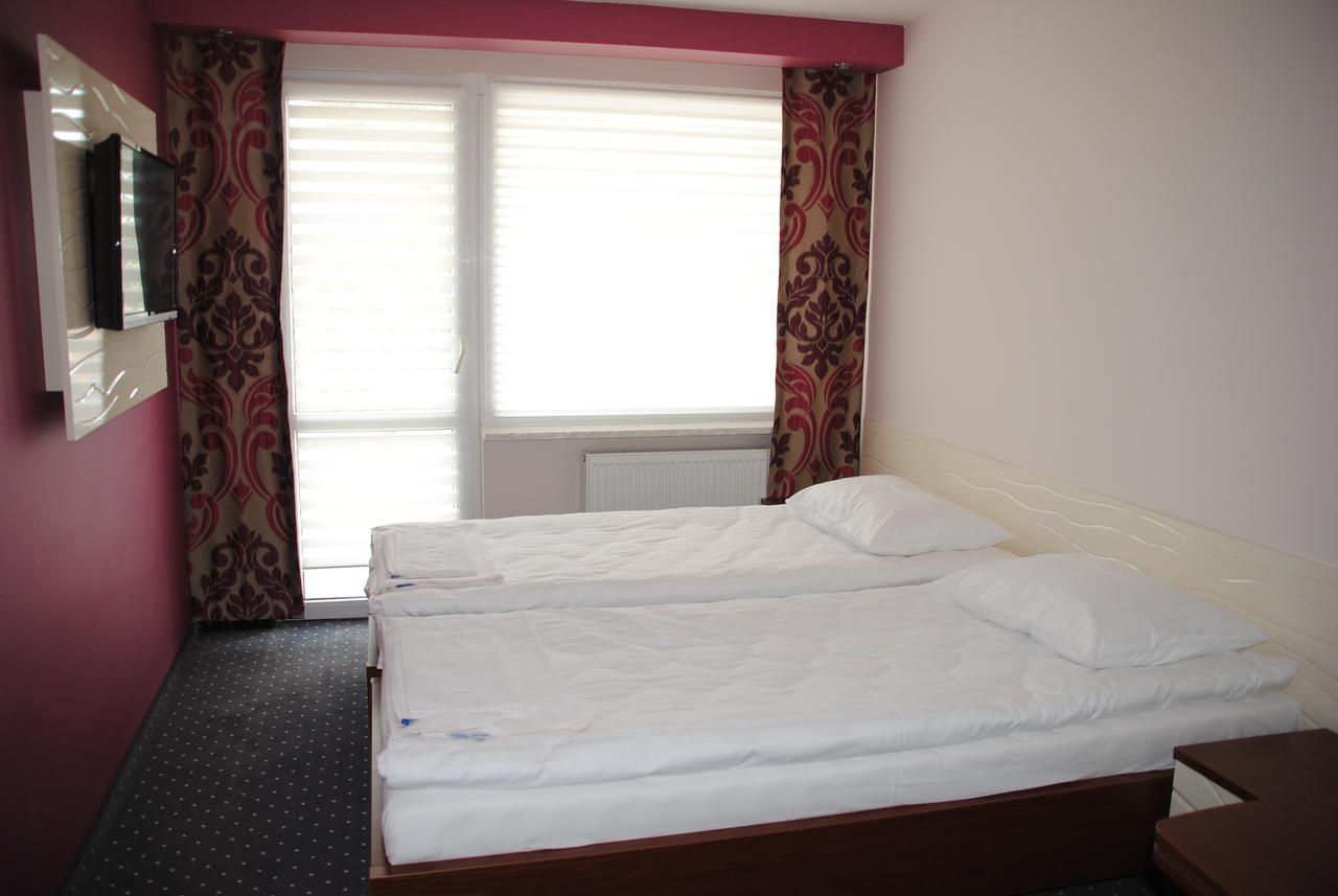 Hotel Imperium Pionki Chambre photo