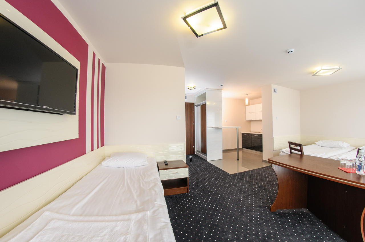 Hotel Imperium Pionki Chambre photo